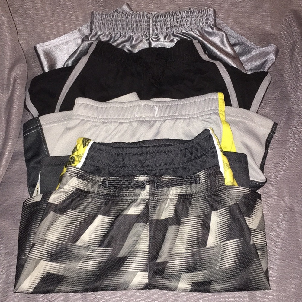 4/$10 Lot of little boys play shorts.